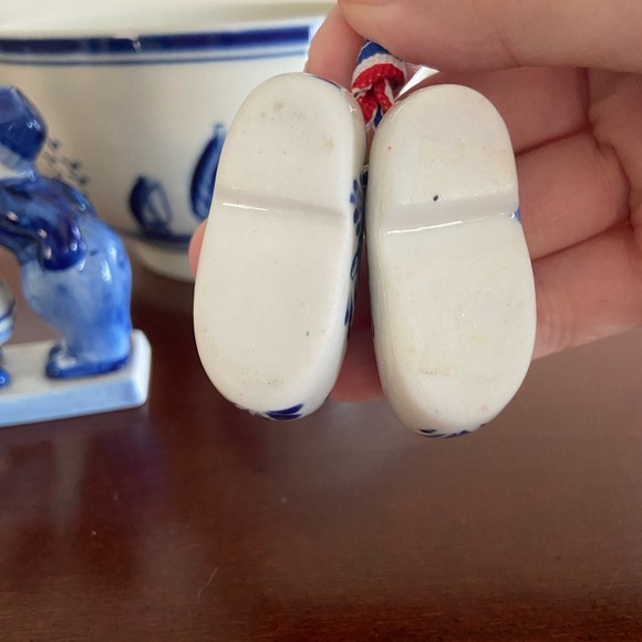Holland Dutch Netherlands Delftware Kissing Boy & Girl, Wooden Shoes & Bowl - Picture 7 of 13
